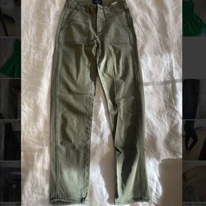 American Eagle army cargo pants. Size 00